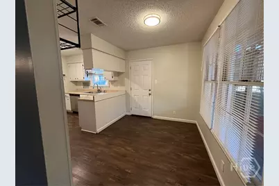 208 E 52nd Street, Savannah, GA 31405 - Photo 8