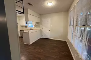 208 E 52nd St, Savannah, GA 31405 - Photo 8