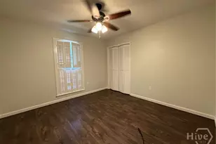 208 E 52nd St, Savannah, GA 31405 - Photo 14