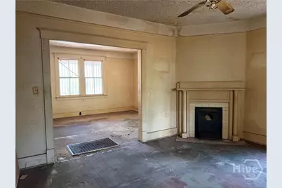 641 E 39th Street, Savannah, GA 31401 - Photo 8