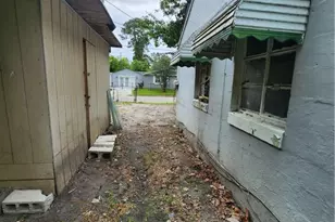 1001 Bowden St, Savannah, GA 31415 - Photo 10