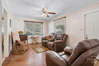 2221 E 57th Street, Savannah, GA 31404 - Photo 8