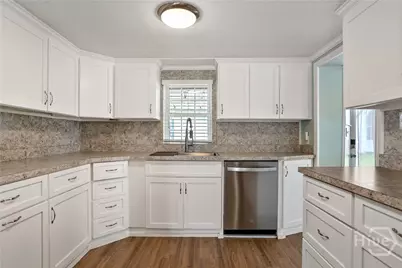 719 E 1st Street, Midway, GA 31320 - Photo 12