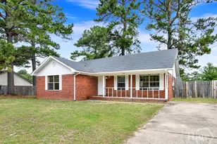 189 W Kenny Dr, Hinesville, GA 31313 - Photo 2