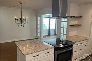 21 E 61st St, Savannah, GA 31405 - Photo 4