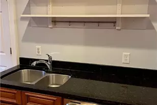 555 E Harris St, Savannah, GA 31401 - Photo 10