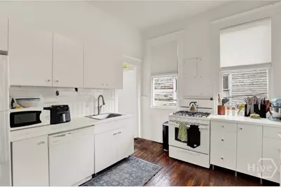 114 W Waldburg Street, Savannah, GA 31401 - Photo 12