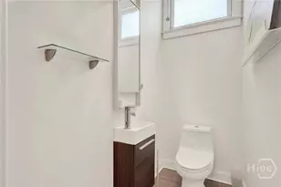 114 W Waldburg St, Savannah, GA 31401 - Photo 18