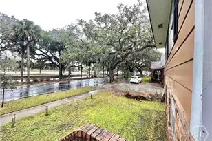 1220 E Victory Dr, Savannah, GA 31404 - Photo 14