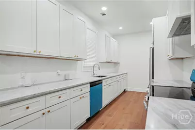 708 W 36th Street, Savannah, GA 31415 - Photo 10