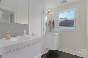 231 Houston St, Savannah, GA 31401 - Photo 34