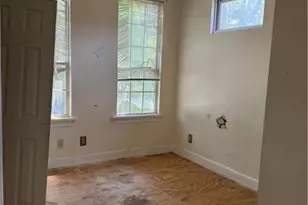 626 W 36th St, Savannah, GA 31415 - Photo 2