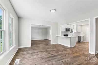 1312 E 52nd Street, Savannah, GA 31404 - Photo 4