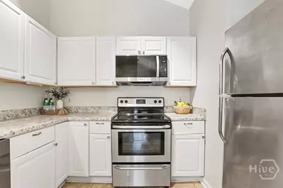912 E 37th Street, Savannah, GA 31401 - Photo 6
