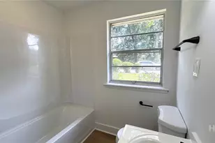 413 Barnhill Dr, Savannah, GA 31406 - Photo 6
