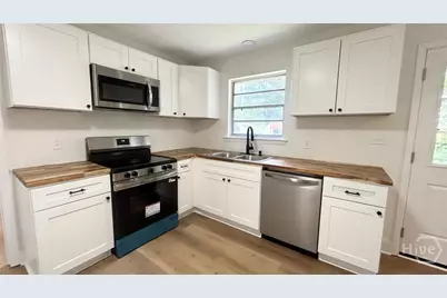 413 Barnhill Drive, Savannah, GA 31406 - Photo 10