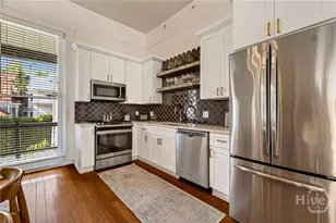 17 W Park Ave, Savannah, GA 31401 - Photo 8