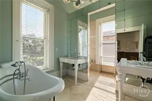 17 W Park Ave, Savannah, GA 31401 - Photo 14