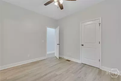 1112 E Waldburg Street, Savannah, GA 31404 - Photo 22