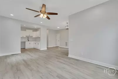 1112 E Waldburg Street, Savannah, GA 31404 - Photo 6