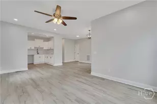 1112 E Waldburg St, Savannah, GA 31404 - Photo 6