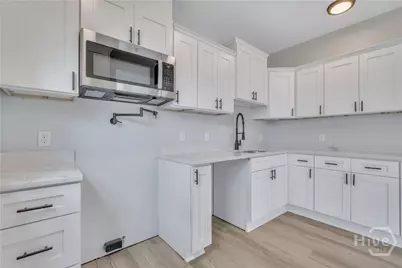 1112 E Waldburg Street, Savannah, GA 31404 - Photo 12
