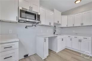 1112 E Waldburg St, Savannah, GA 31404 - Photo 12