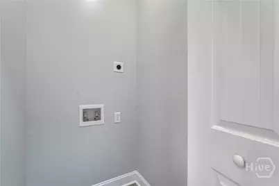1112 E Waldburg Street, Savannah, GA 31404 - Photo 14