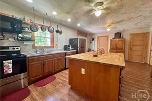 668 Henderson Rd, Macon, GA 31211 - Photo 10