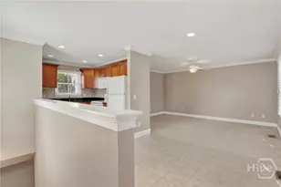 302 W Wayne St, Savannah, GA 31401 - Photo 10
