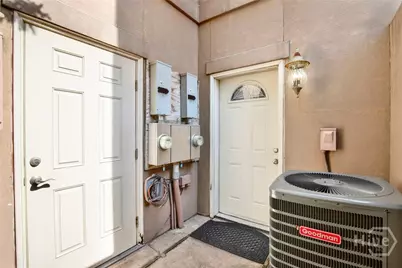 302 W Wayne Street #Carriage House, Savannah, GA 31401 - Photo 6
