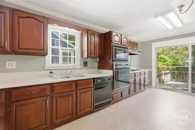 316 Columbus Drive, Savannah, GA 31405 - Photo 12