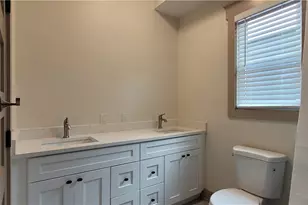 1018 E Gwinnett St, Savannah, GA 31401 - Photo 8