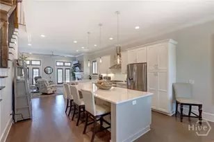 421 Port St, Savannah, GA 31401 - Photo 14