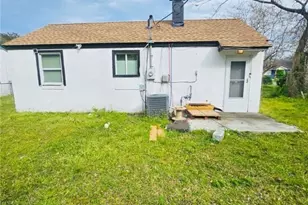 805 Carter St, Savannah, GA 31415 - Photo 6