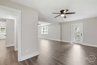 21 Sheridan Circle, Savannah, GA 31406 - Photo 4