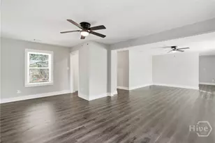 21 Sheridan Cir, Savannah, GA 31406 - Photo 6