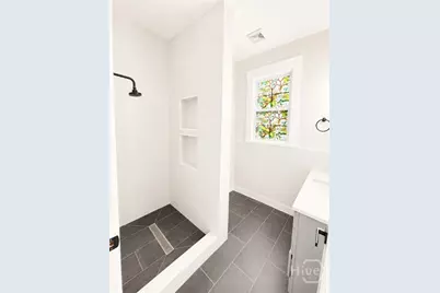 706 E 35th Street #Upper, Savannah, GA 31401 - Photo 8