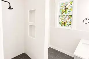 706 E 35th St, Savannah, GA 31401 - Photo 8