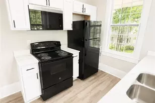 706 E 35th St, Savannah, GA 31401 - Photo 6