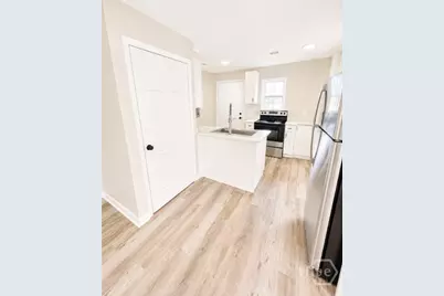 642 W 42nd Street #B, Savannah, GA 31415 - Photo 4