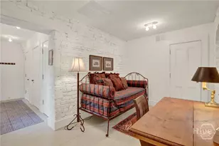 224 E Jones Ln, Savannah, GA 31401 - Photo 8