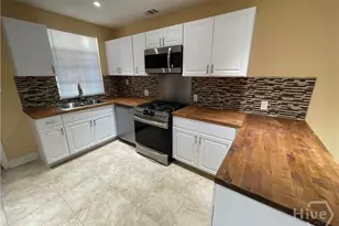 101 W 52nd St, Savannah, GA 31405 - Photo 2