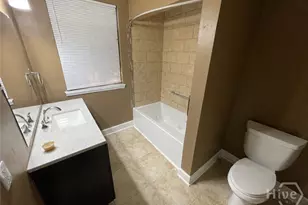 101 W 52nd St, Savannah, GA 31405 - Photo 14
