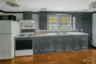 509 E Harris St, Savannah, GA 31401 - Photo 10