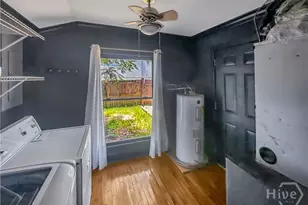 509 E Harris St, Savannah, GA 31401 - Photo 12