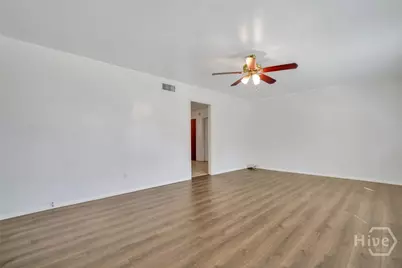 321 Byck Avenue, Garden City, GA 31408 - Photo 4