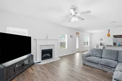 111 W Winn Avenue, Hinesville, GA 31313 - Photo 6