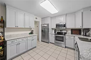 527 Red Oak Dr, Savannah, GA 31419 - Photo 16