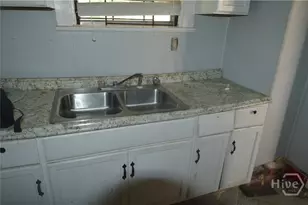 1010 W Victory Dr, Savannah, GA 31405 - Photo 30